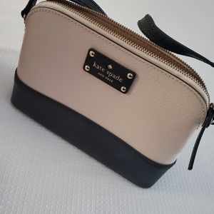 Crossbody handbag